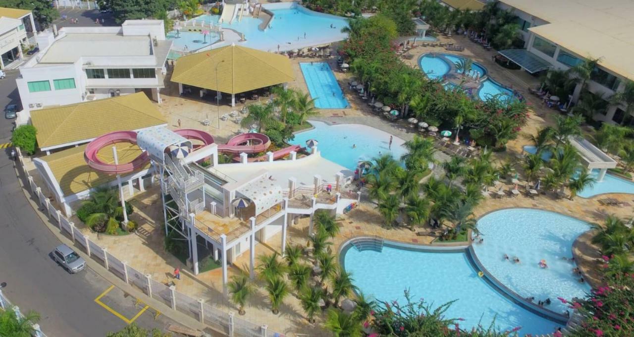 Lacqua Di Roma Com Piscina De Ondas Caldas Novas Exteriör bild